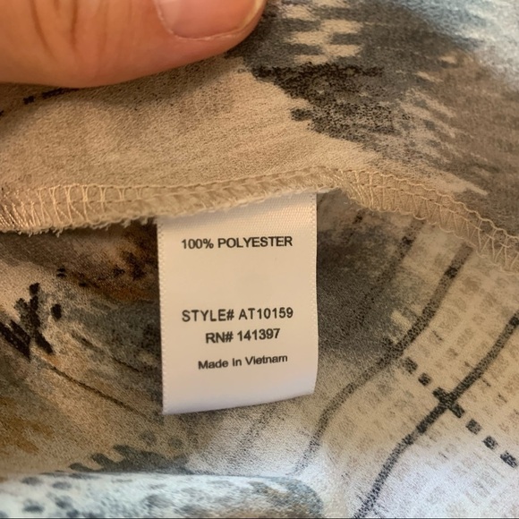 ASTR the Label Cropped V Neck Floral/Stripe Printed Long Sleeve Top Size Medium - Picture 6 of 6